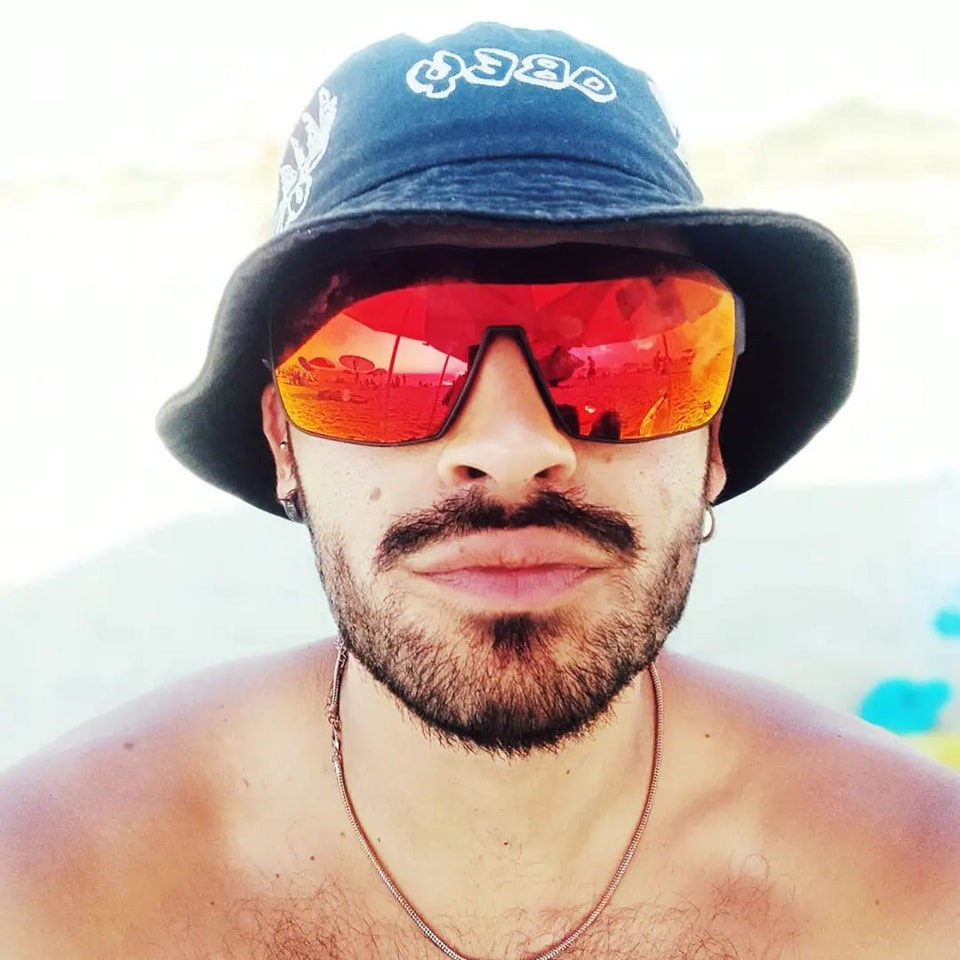 <strong>Julián D.</strong>